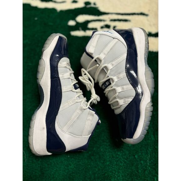 Nike Air Jordan 11 Retro Blue and White 'Win Like 82' 378038-123 Size 5.5Y - Picture 3 of 7